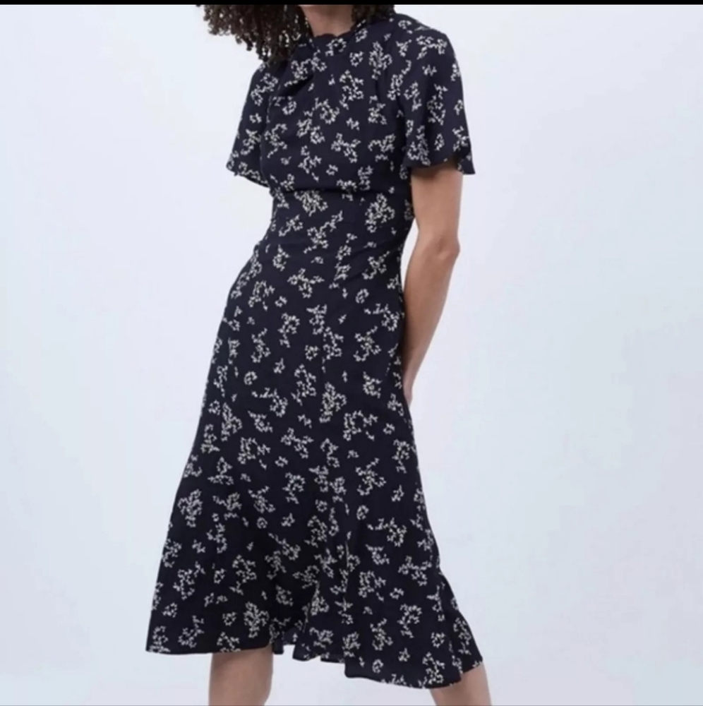 NWOT French Connection Flutter Sleeve‎ Twist Neck Midi Dress size 10